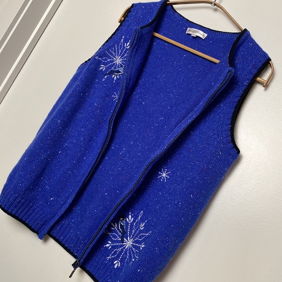 Embroidered Sweater Vest Women SZ M Blue Jays Birds Snowflakes Sparkle - Picture 11 of 15